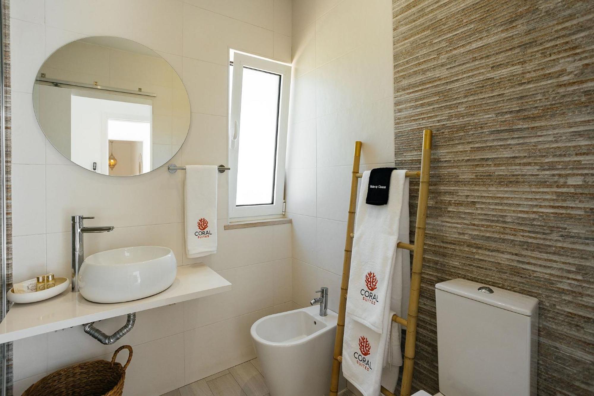 Coral Boutique Suites อัลบูเฟรา ภายนอก รูปภาพ
